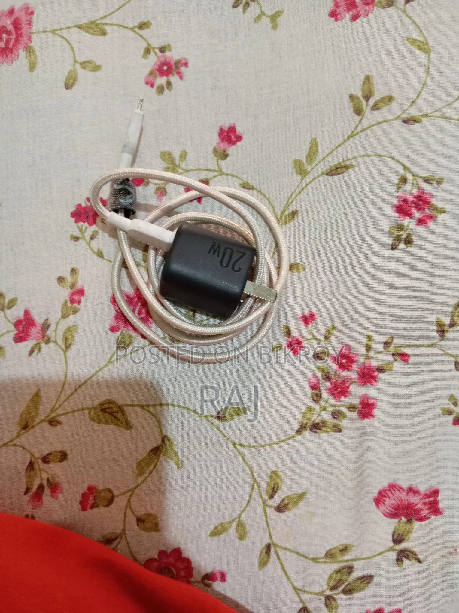 অ্যাপল আইফোন ১২ প্রো ম্যাক্স চার্জার (ব্যবহৃত)