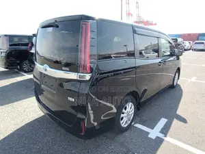 Toyota Noah G HYBRID 2021