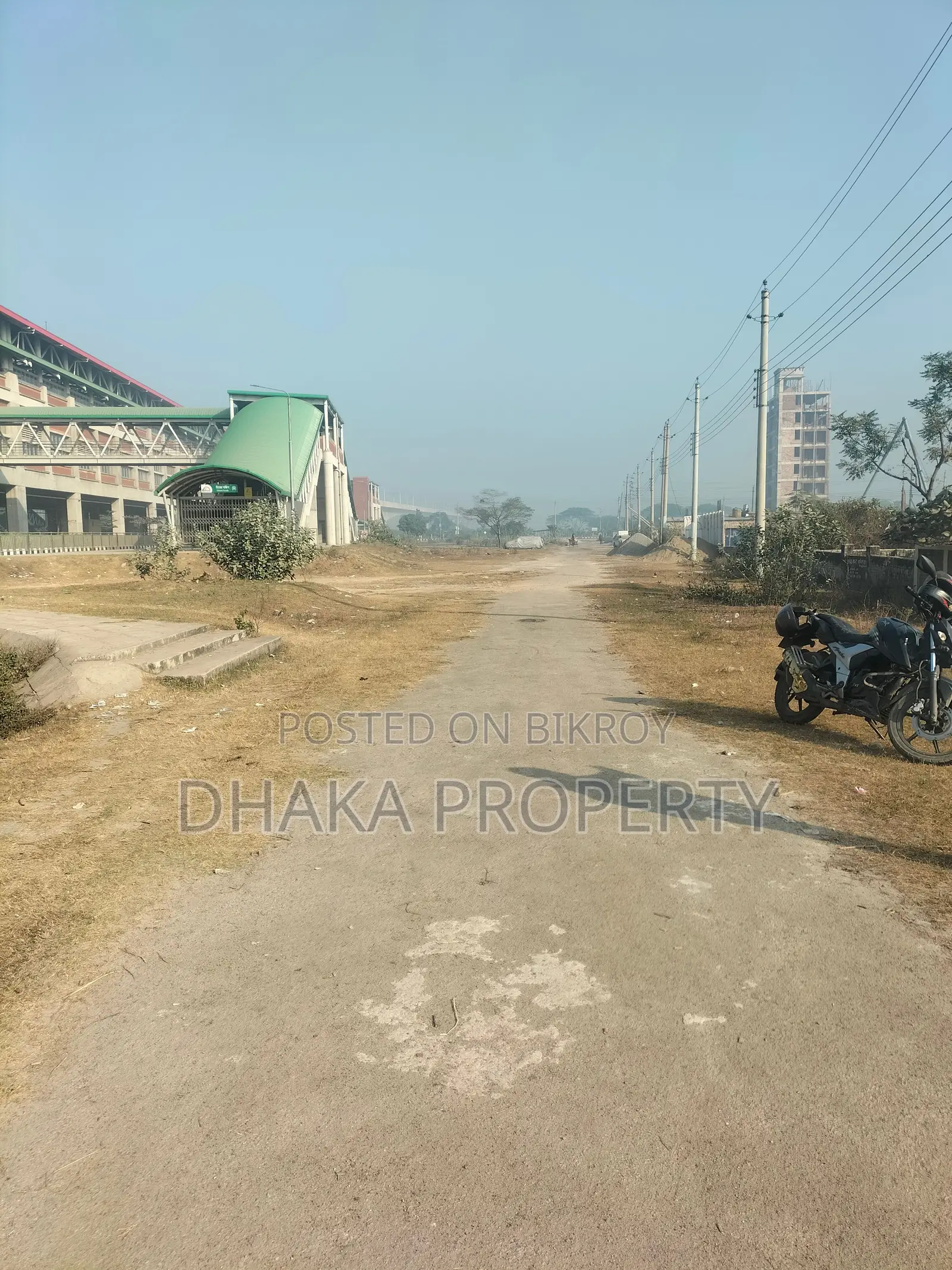 সেক্টর-১৭/ই তে ৩০ ফুট রাস্তার পাশে ৩ কাঠার পার্ক ওয়েস্ট প্লট