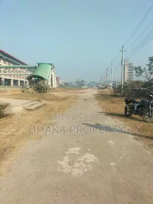 সেক্টর-১৭/ই তে ৩০ ফুট রাস্তার পাশে ৩ কাঠার পার্ক ওয়েস্ট প্লট