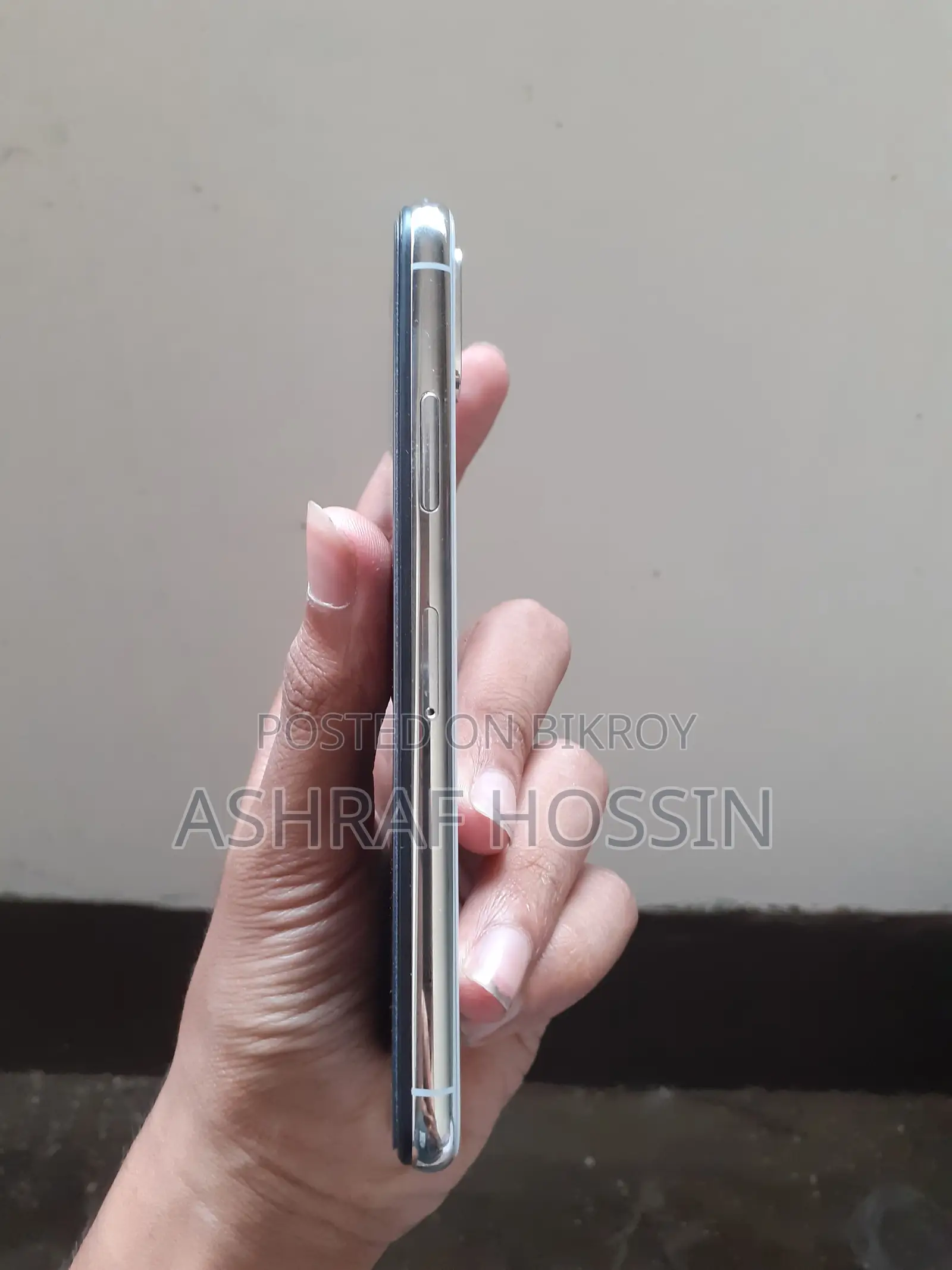 Apple iPhone X with box (Used)