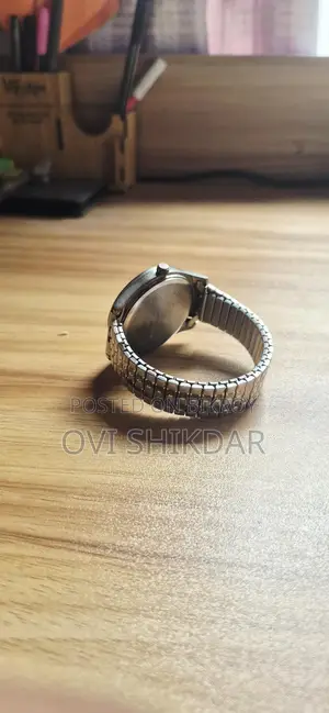বাহির থেকে আনা ১০০% অরজিনাল FMD watch