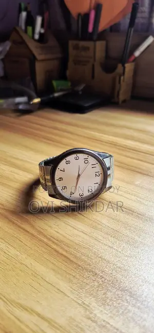বাহির থেকে আনা ১০০% অরজিনাল FMD watch