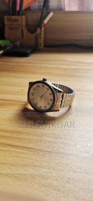 বাহির থেকে আনা ১০০% অরজিনাল FMD watch