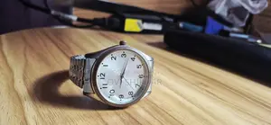 বাহির থেকে আনা ১০০% অরজিনাল FMD watch