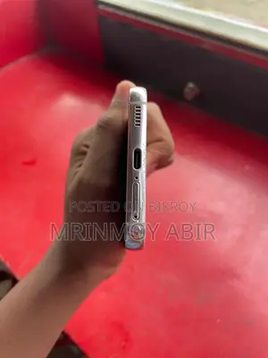 Samsung Galaxy S22 (Used)