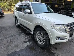 Mitsubishi Pajero 2014
