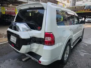 Mitsubishi Pajero 2014