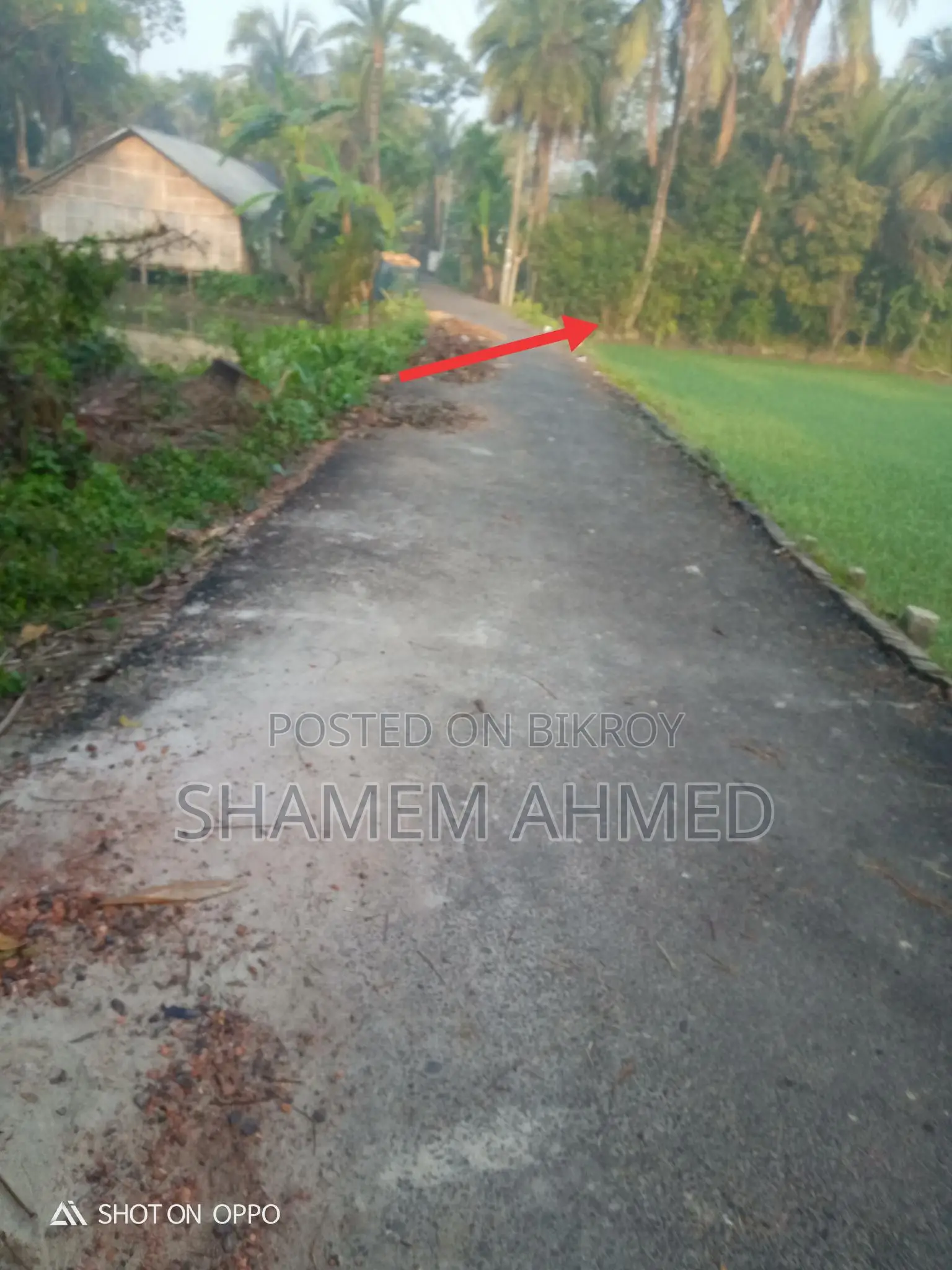 Land for sale at a low price, suitable for building a house