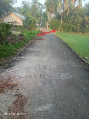 Land for sale at a low price, suitable for building a house