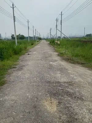 30ft Rd 6 Katha Lake South at Sector-16/H
