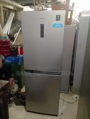 14 cubic feet Samsung inverter refrigerator for sale, everything original.