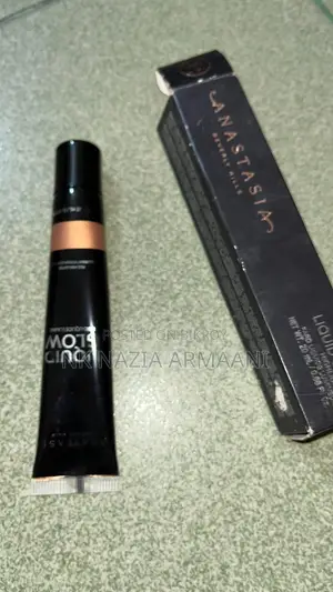 liquid Highlighter...dewy makeup look ar jonno