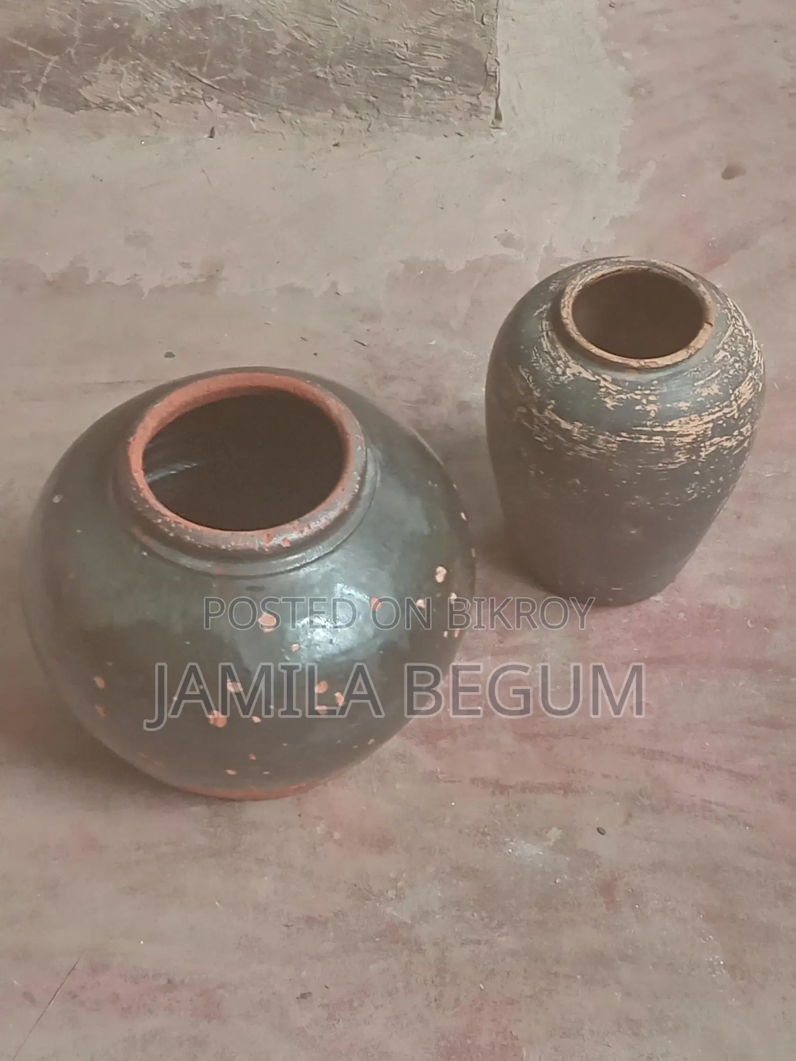 Elegant Vintage Clay Vase Set 2 Pieces