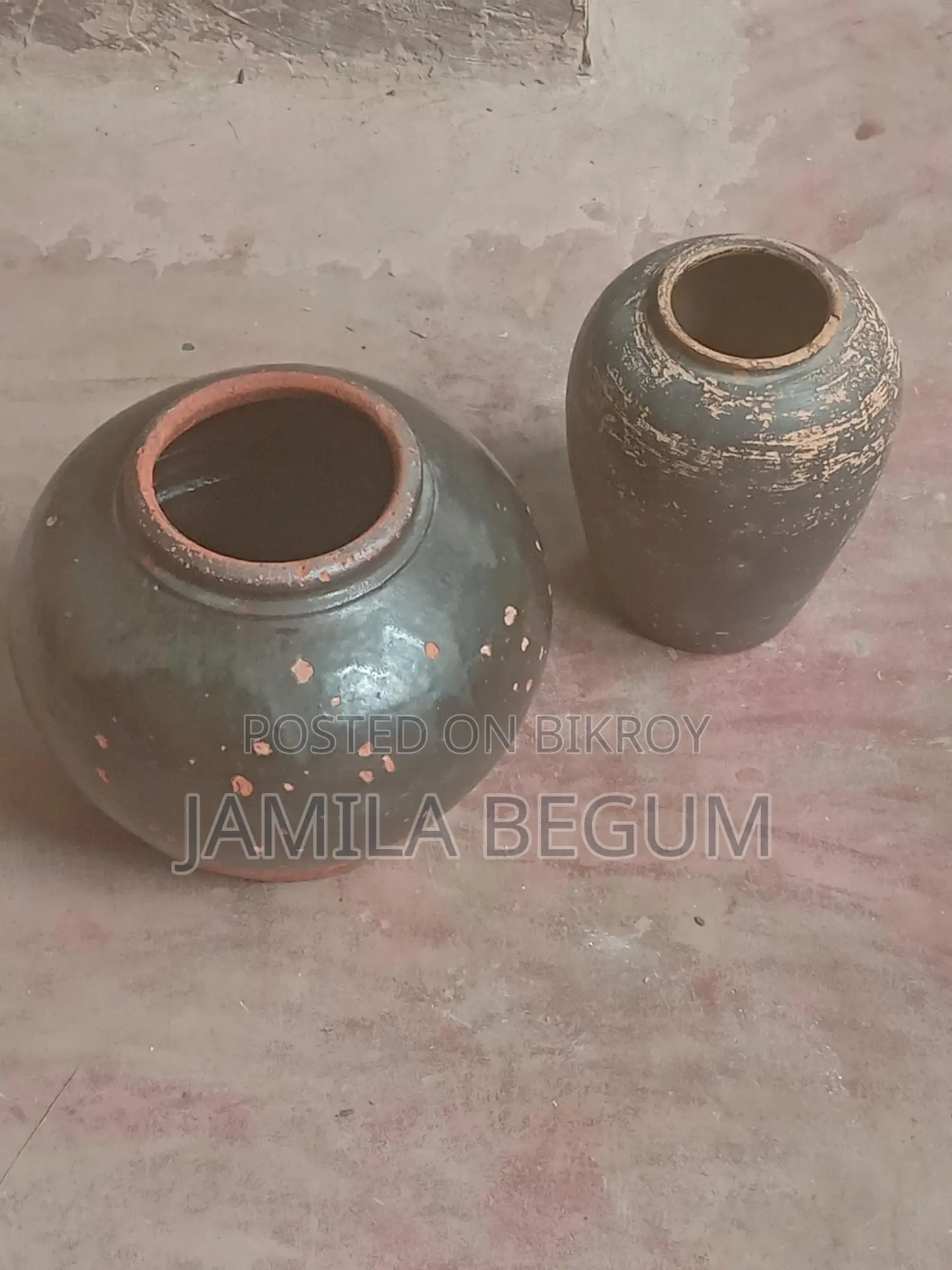 Elegant Vintage Clay Vase Set 2 Pieces