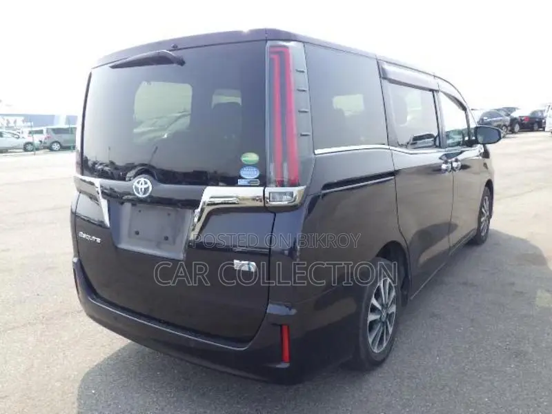 Toyota Esquire GI PREMIUM 2021