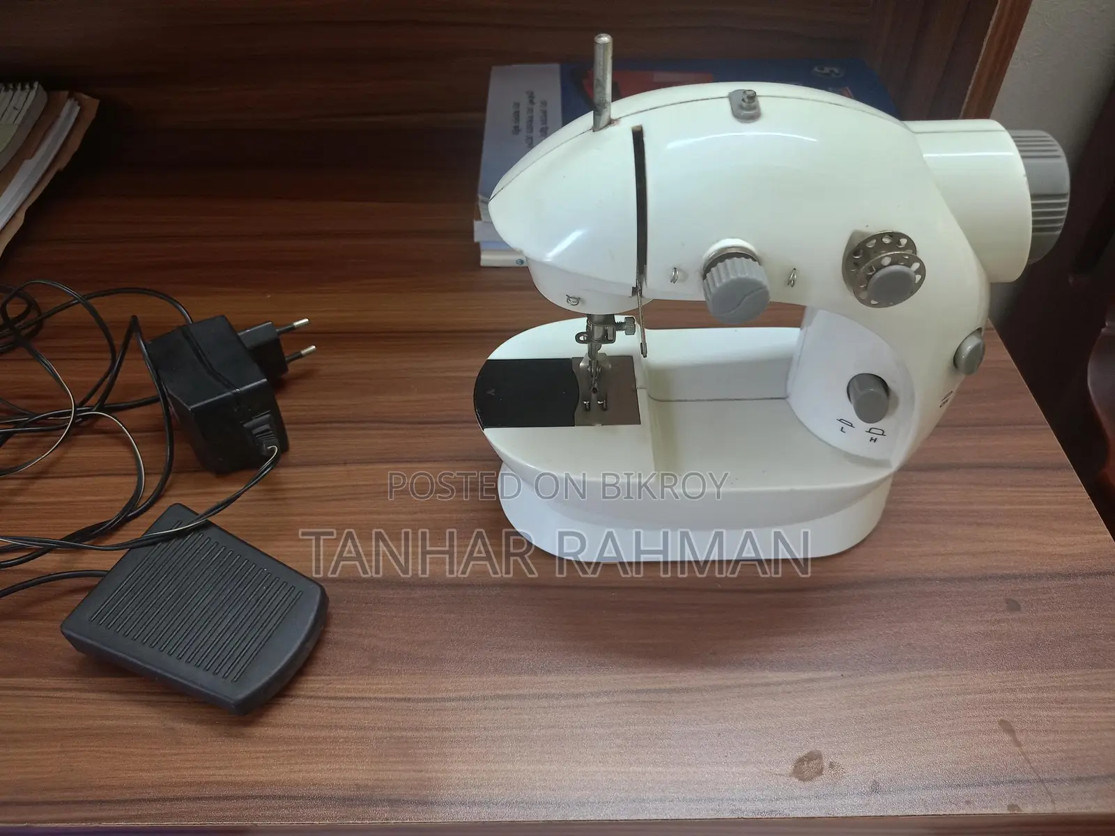 Mini Sewing Machine