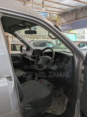 Toyota Noah 2004 (kR42)