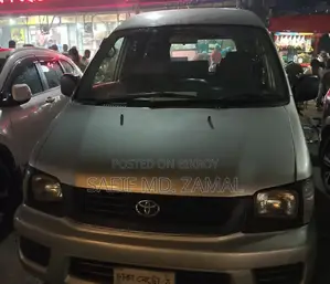 Toyota Noah 2004 (kR42)