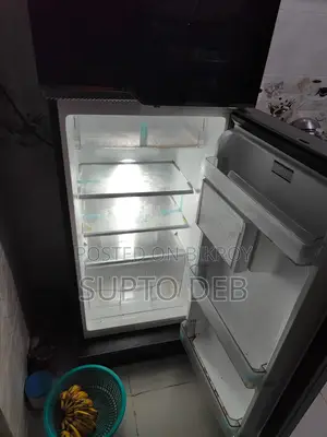 Fridge- Walton