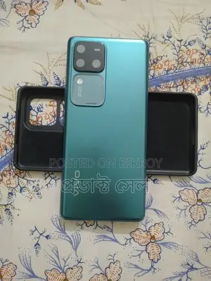 Vivo V30 (Used)