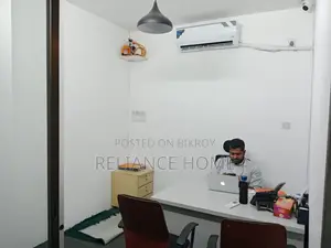 আকর্ষণীয় বাণিজ্যিক অফিস স্পেস বিক্রয় হবে!