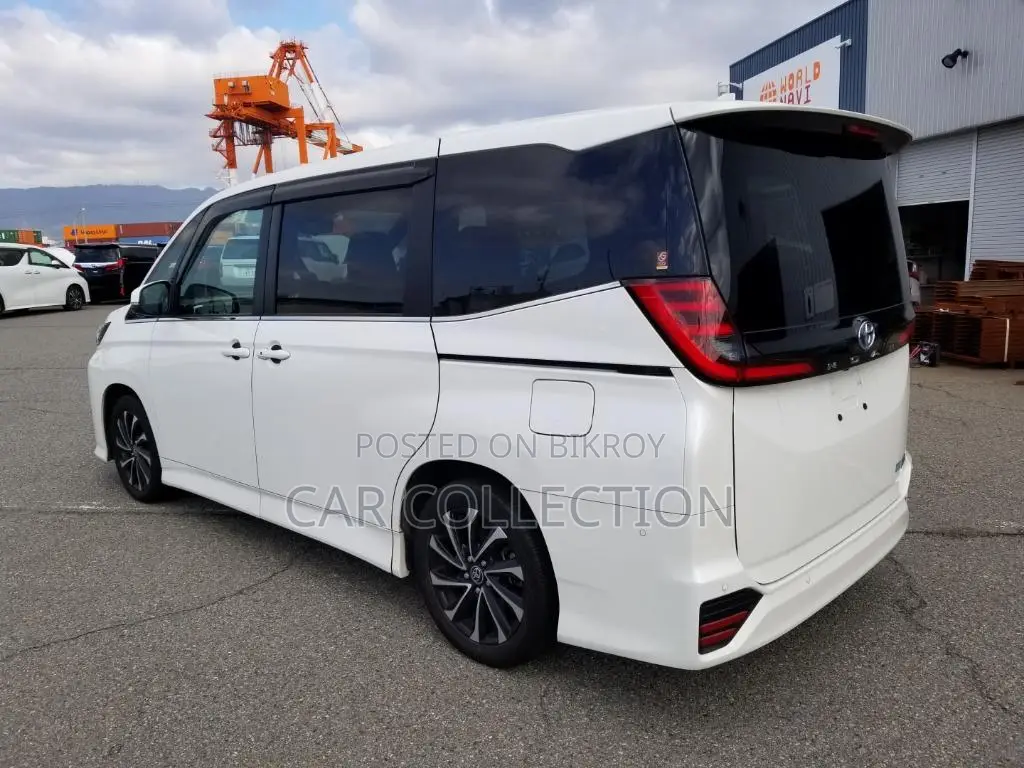 Toyota Noah S-Z 2022