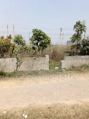 60ft Rd 3 Katha South Station East-Sec-17/D