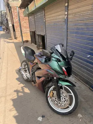 সুজুকি জিক্সার এসএফ . ২০২৩