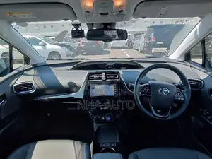 Toyota Prius A TOURING SELECTION 2021