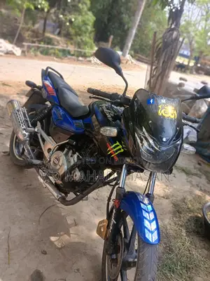 Bajaj Pulsar 150 . 2014