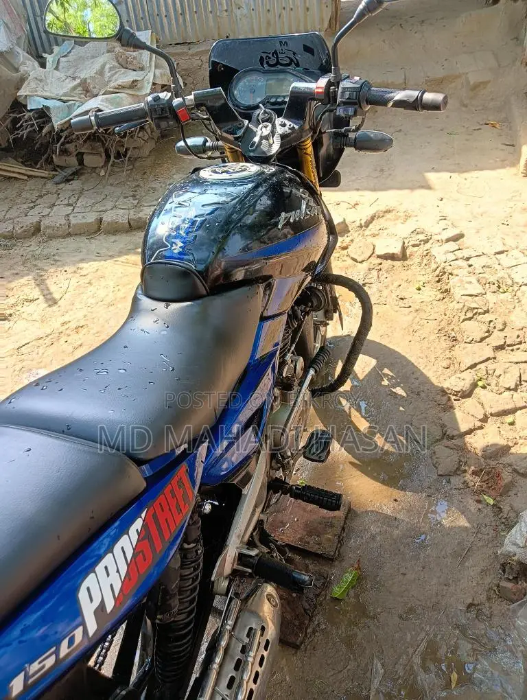 Bajaj Pulsar 150 . 2014