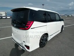 Toyota Noah Hybrid SZ Pearl New 2022