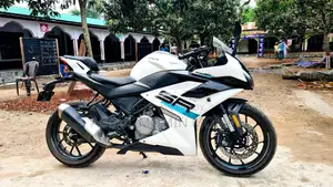 CFMoto 300SR . 2025