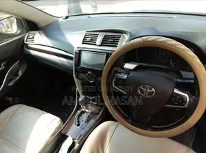 Toyota Premio 2018