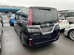 Toyota Esquire Non hybrid Gi Wine 2021