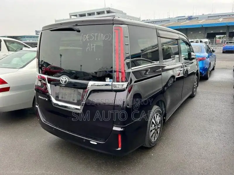 Toyota Esquire Non hybrid Gi Wine 2021