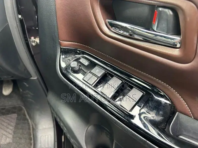 Toyota Esquire Non hybrid Gi Wine 2021