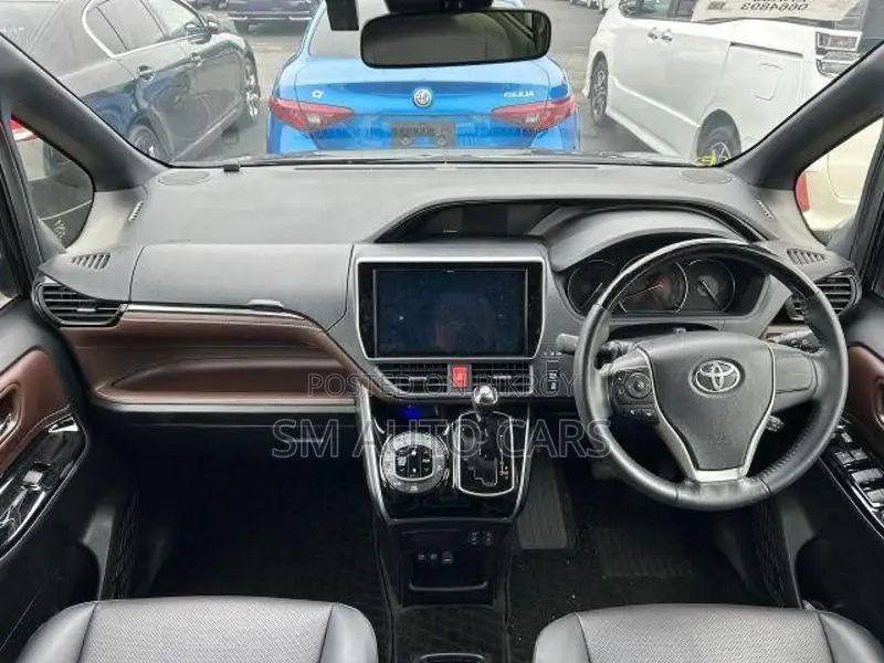 Toyota Esquire Non hybrid Gi Wine 2021