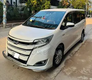 Toyota Noah 2.0 FWD (8 Seater) 2017 White
