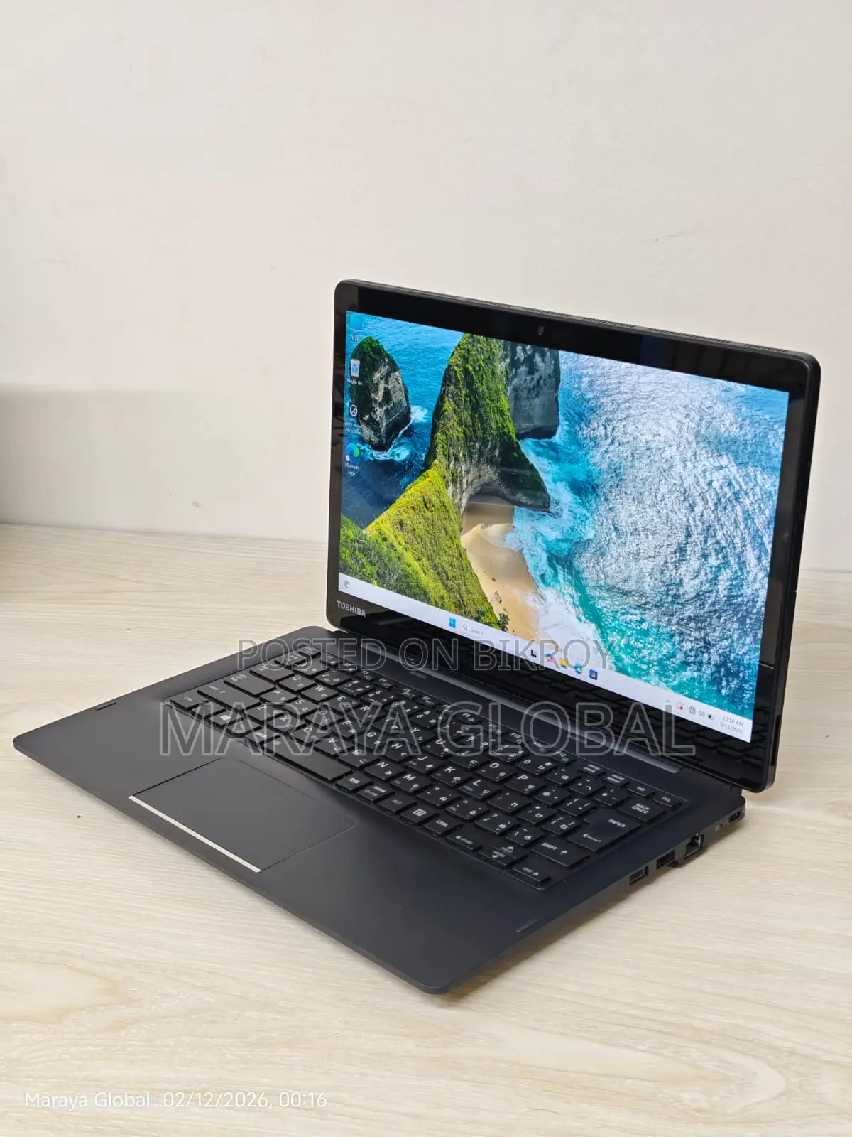 Toshiba Japanese Laptop: Use as Laptop or Tablet