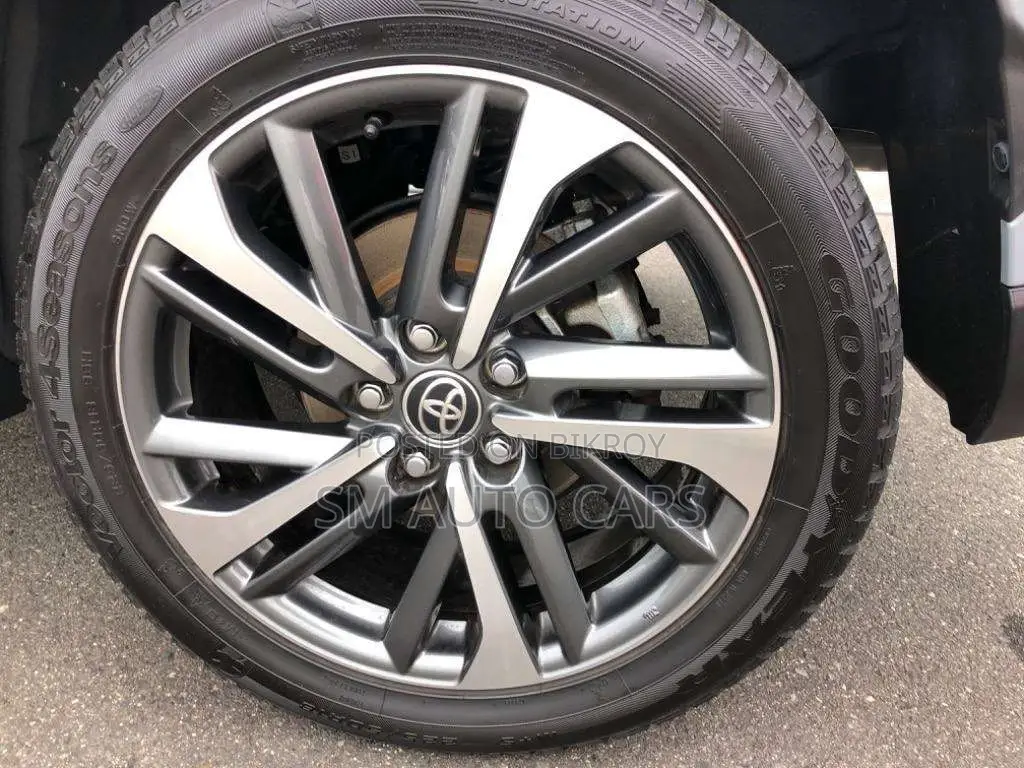 Toyota Corolla Cross Z Nardo Grey 2021