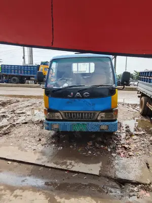 গাড়ী ভাড়া পাওয়া যাবে