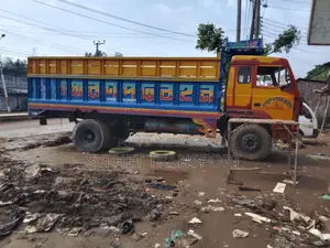 গাড়ী ভাড়া পাওয়া যায়