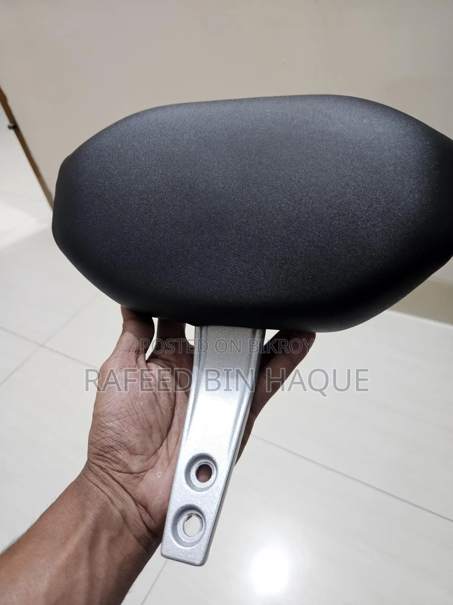 Revoo A12s ব্যাকরেস্ট