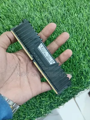 Corsair DDR-4 RAM