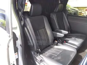 Toyota Esquire GI PREMIUM HYB 4.5 2020