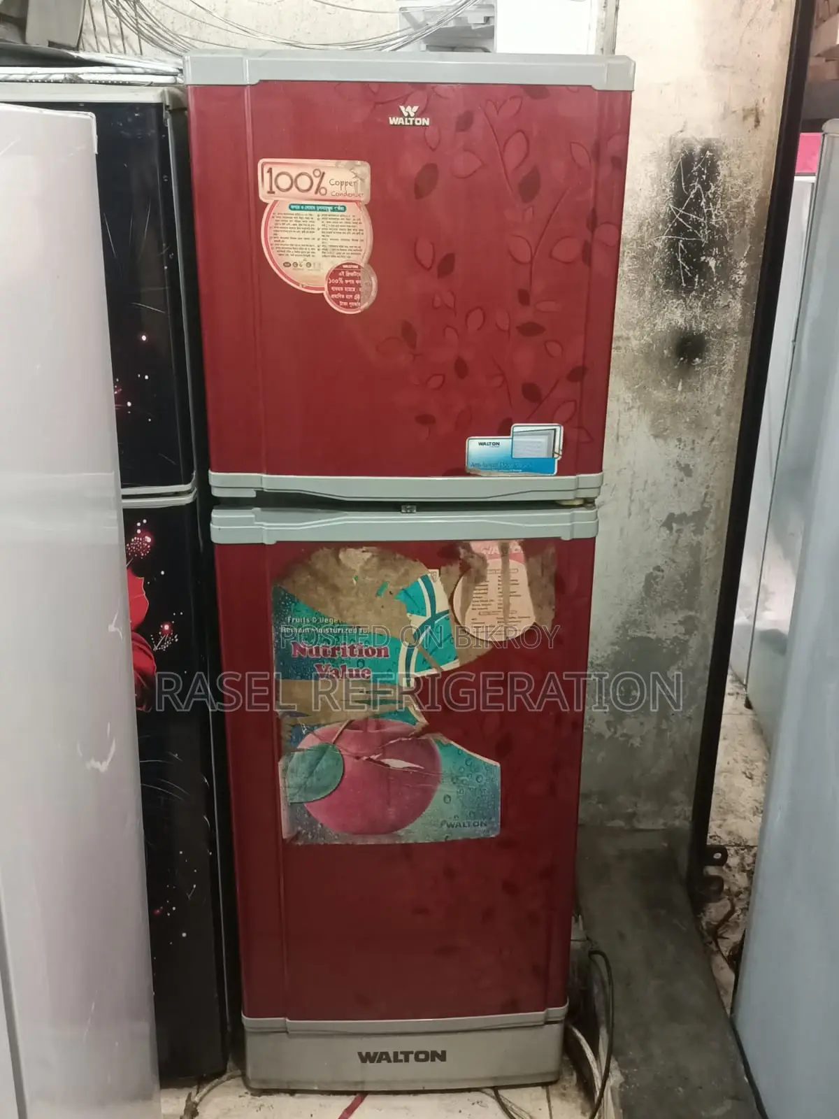 14 cubic feet Walton refrigerator for sale, everything original.