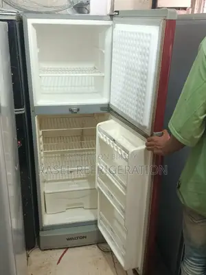 14 cubic feet Walton refrigerator for sale, everything original.