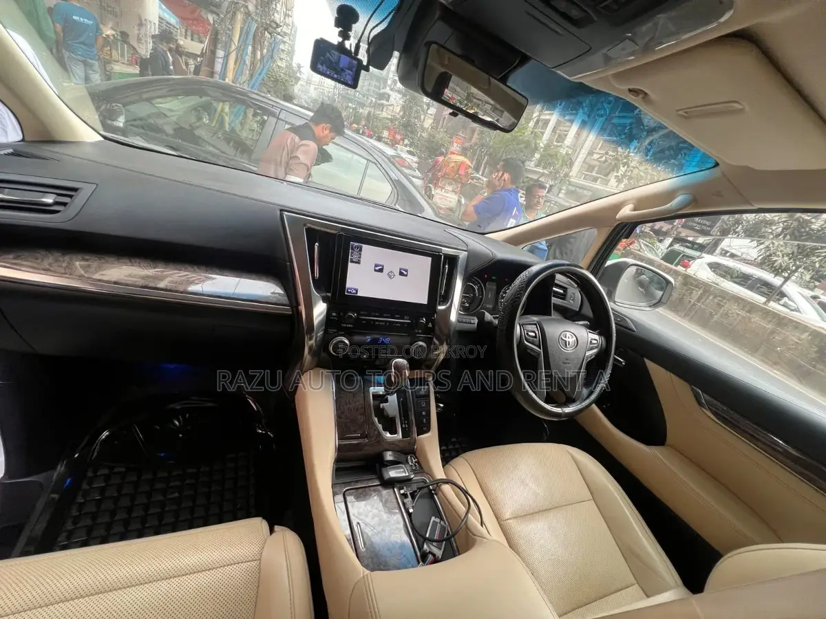 Toyota Alphard Business Class for rent
